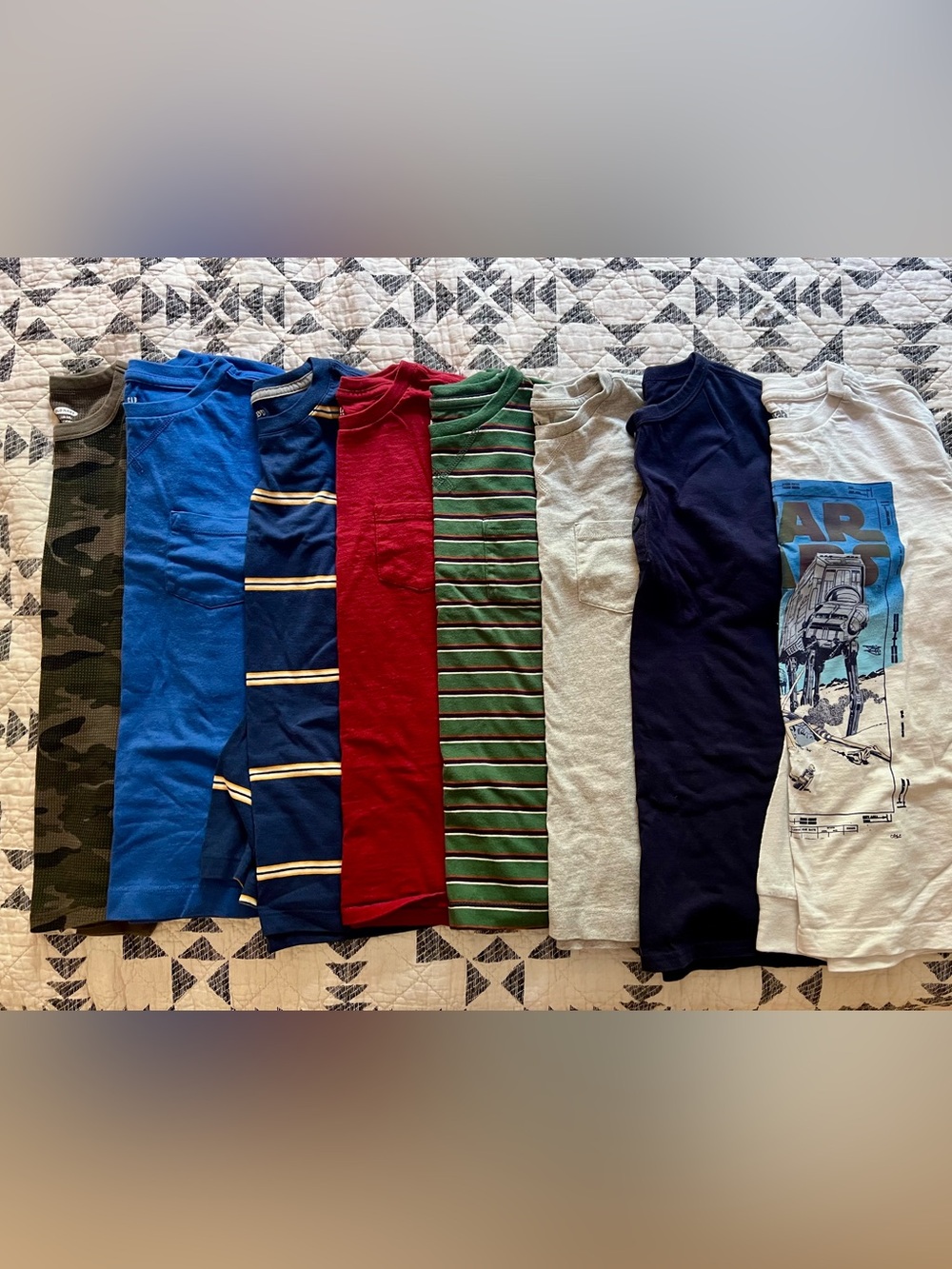 Bundle of 8 boys L long sleeve tees, Gap and Old Navy, excellent condition
